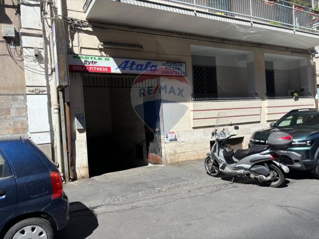 Magazzino in vendita a Catania, Picanello