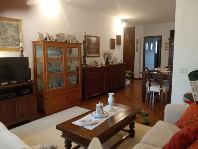 APPARTAMENTO INDIPENDENTE di 5 vani e di 135 mq (CAMAIORE - Lido di Camaiore) rif. A1013 - Foto 3
