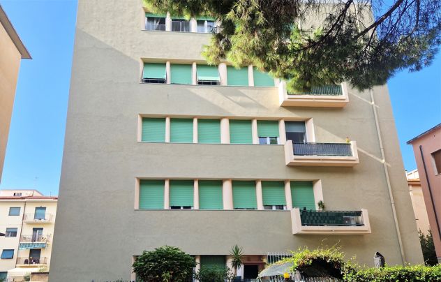 FABBRICOTTI: Garage in condominio recintato. - Foto 4