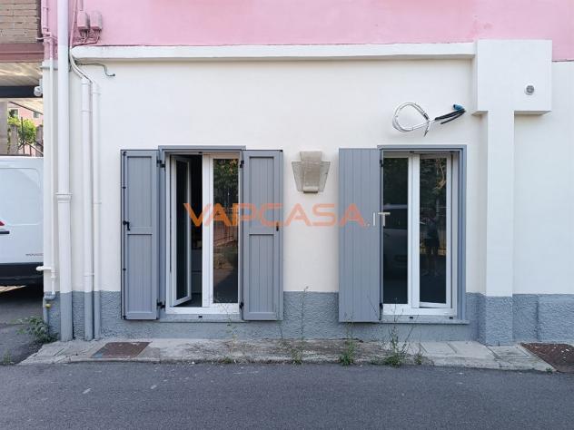 MAGAZZINO-DEPOSITO DI 75MQ CON ACCESSO CARRABILE + APPARTAMENTO RISTRUTTURATO - Foto 5