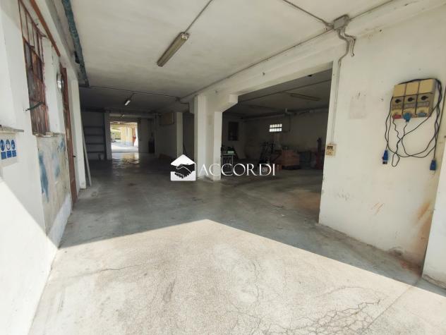 CASA INDIPENDENTE di 6 vani e di 300 mq (VITTORIO VENETO) rif. SM60 - Foto 2