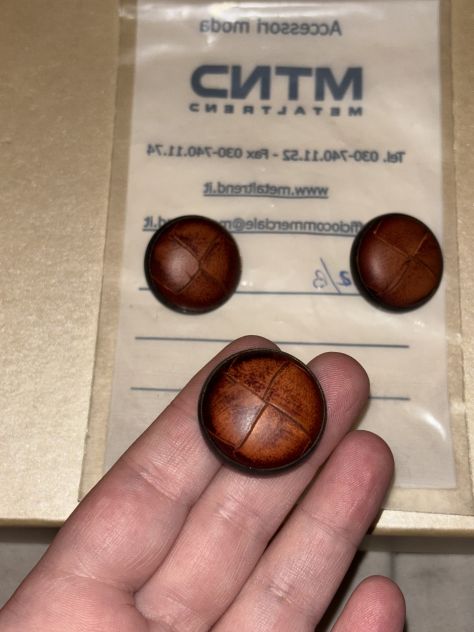3 BOTTONI NUOVI UGUALI PER ABBIGLIAMENTO UNISEX”MTND(METALTREND)” - Foto 5
