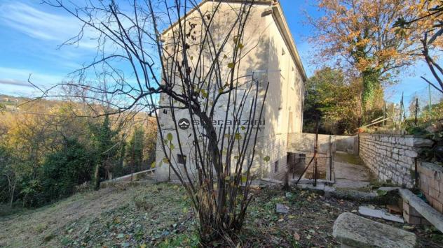 Vendesi casa indipendente a fossombrone ? zona comoda e ben collegata
in posizione facilmente accessibile, a pochi minuti dalla strada provinciale, pr - Foto 4