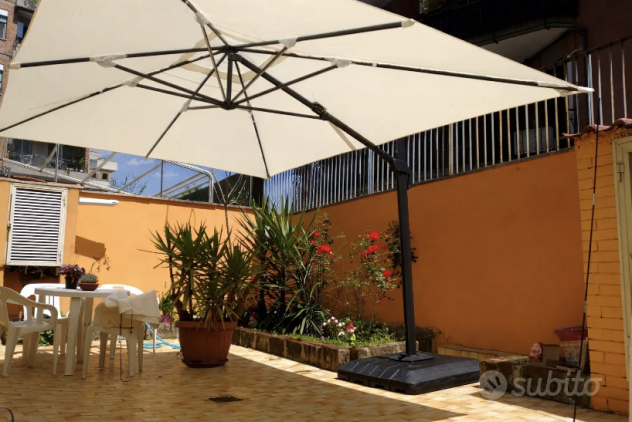 COLLI ALBANI BILOCALE ARREDATO CON TERRAZZO/GIARDINO MATTONATO.