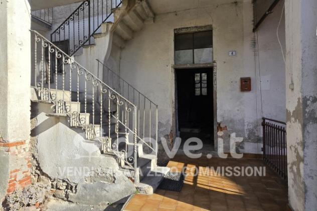 Rustico / Casale di 179 m² con 5 locali e posto auto in vendita a Sangiano - Foto 2