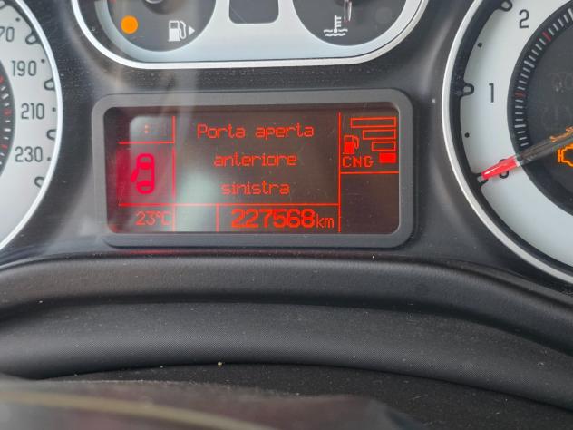 Fiat 500L 0.9 TwinAir Turbo Natural Power Lounge - Foto 8