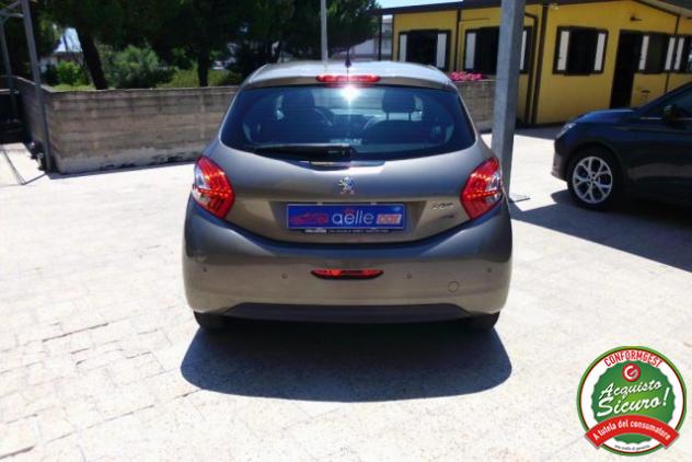 PEUGEOT 208 1.4 8V HDi 68CV 5p. Allure rif. 23940271 - Foto 6