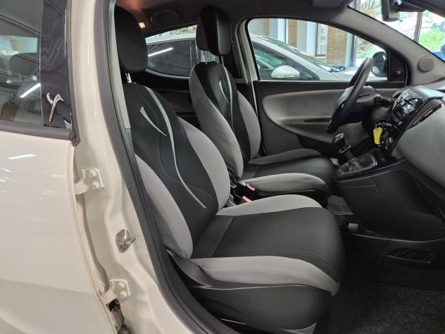 Lancia Ypsilon 1.2 69 CV 5 porte Silver - Foto 6