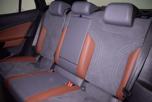 Volkswagen ID.4 1ST Batteria da 77kWh 150 kW 204 CV - Foto 9
