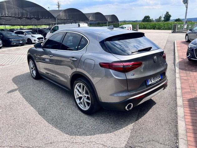 Alfa Romeo Stelvio 2.2 Turbodiesel 210 CV AT8 Q4 Executive - Foto 4