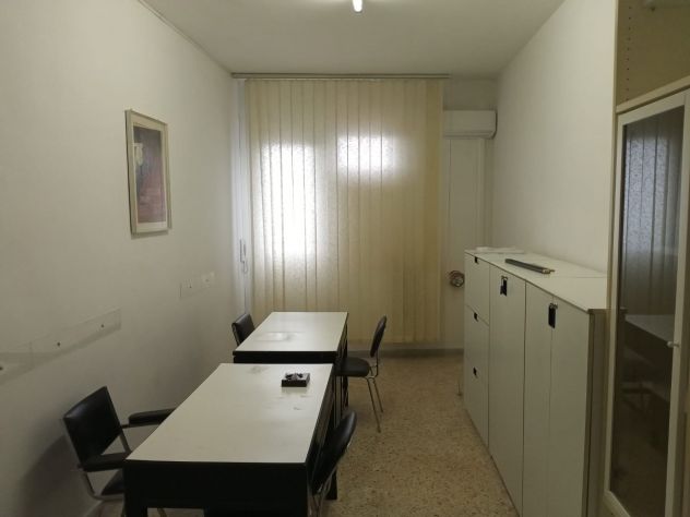 uffici arredati a Modugno