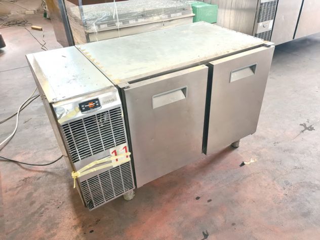 frigo a incasso motore a bordo usato
