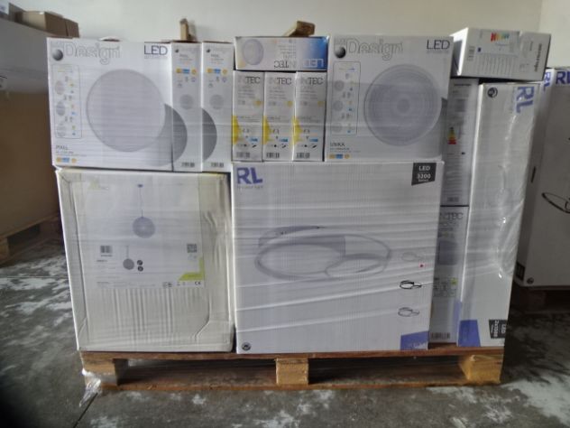 Stock illuminazione per interni ed esterni 5344 pezzi
