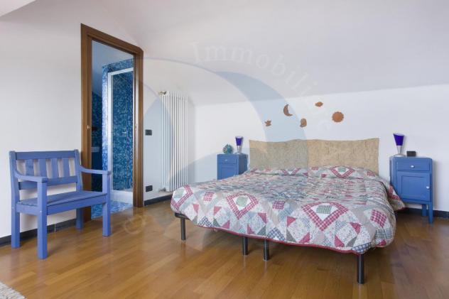 Alassio, villa trifamiliare con stupenda vista di tutto il golfo. - Foto 13