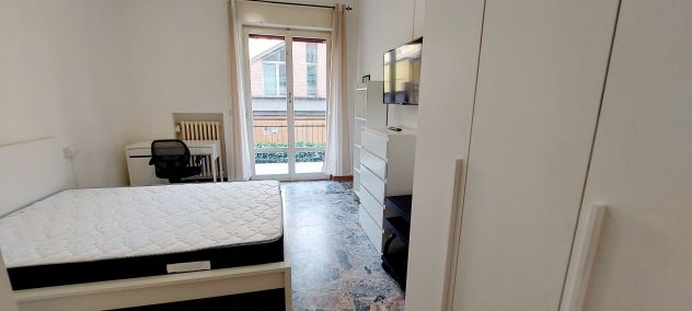 AFFITTASI STANZA SINGOLA MATRIMONIALE RISTRUTTURATA ZONA OSPEDALE