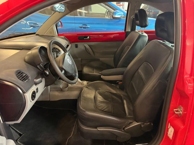 Volkswagen New Beetle 2.0 - Foto 5
