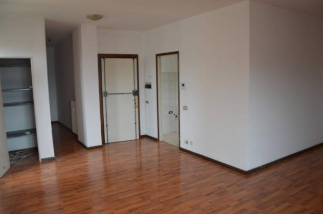 Appartamento di 120 m² con 3 locali e box auto in vendita a Gallarate - Foto 4