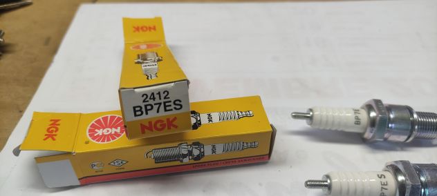 Candele moto BP7ES NGK più retronebbia - Foto 2