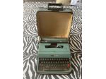Macchina da scrivere Olivetti lettera 32