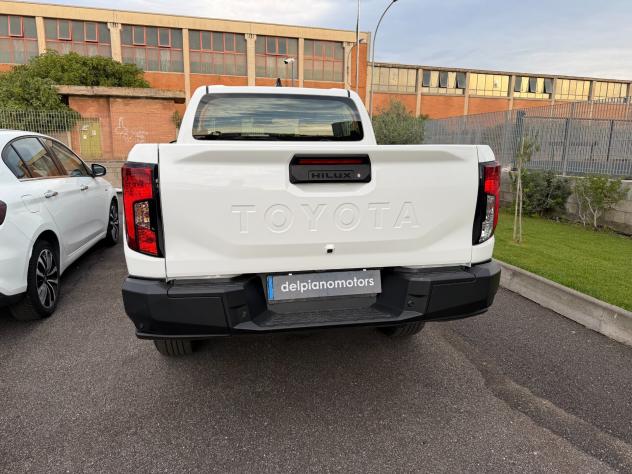 Toyota Hilux 2.8 D-4D A/T 4WD 48V 4 porte Double Cab KM ZERO - Foto 5