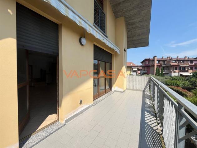 Quadrilocale su due livelli con terrazzo, box e cantina in centro ad Azzano San Paolo - Foto 10