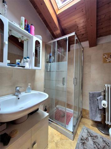 V005483 - Recente appartamento su due livelli con terrazzo solarium e doppi garage - Foto 12
