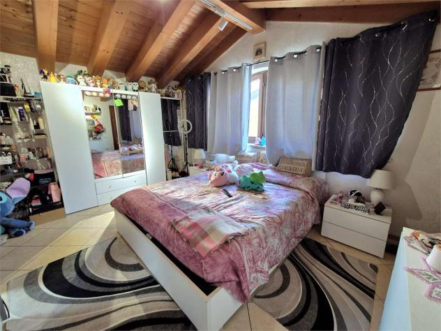 V005483 - Recente appartamento su due livelli con terrazzo solarium e doppi garage - Foto 9