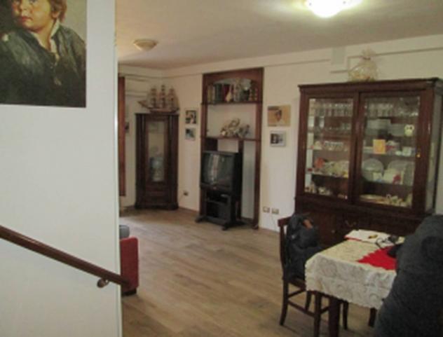 Immobile in asta di 137 m² con più di 5 locali in vendita a Perugia - Foto 10