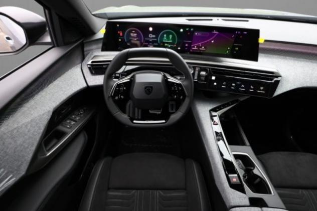 PEUGEOT 5008 Hybrid 145 e-DCS6 GT rif. 23759170 - Foto 6