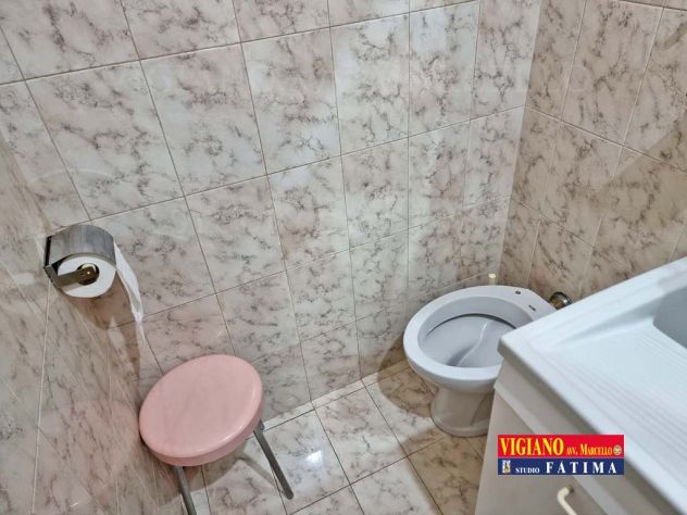 VENDESI - TRATTABILE -VIA IMPERIALE 22 - VANI 4/MQ.144 CAT - 2 BAGNI, POSTI AUTO - Foto 8