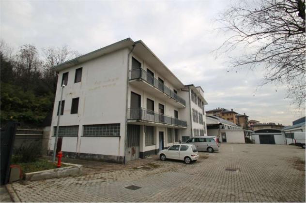 Immobile di 1000 m² con più di 5 locali in vendita a Costa Masnaga