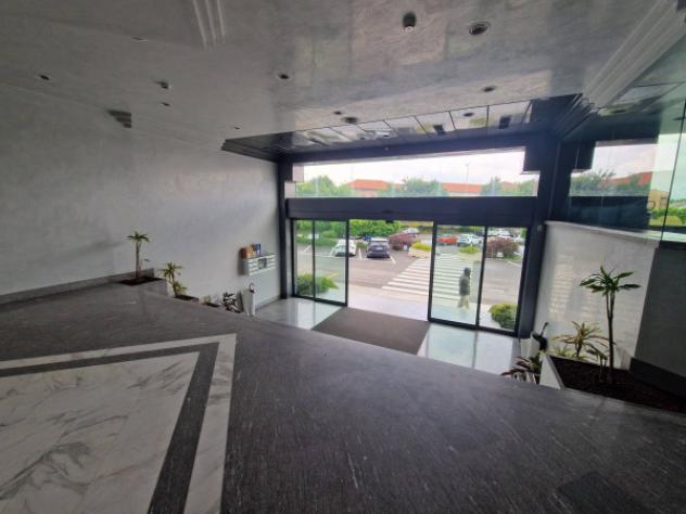Immobile di 370 m² con più di 5 locali in affitto a Limbiate - Foto 5