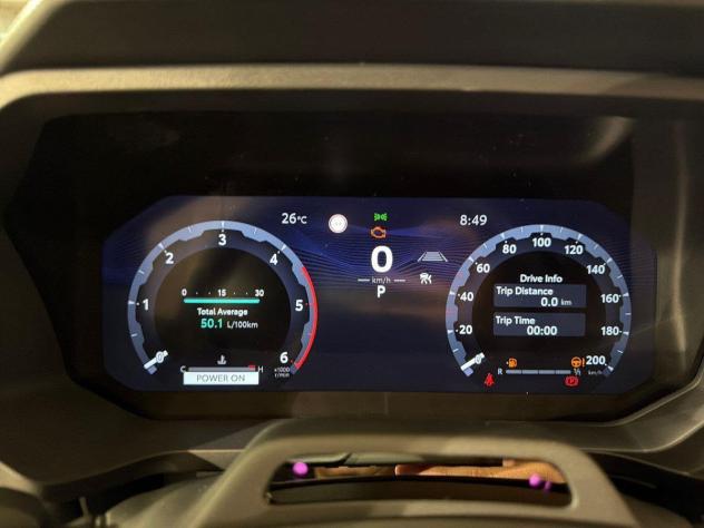 Toyota Hilux 2.8 DIESEL MILD HYBRID 48V 204 CV AUT INVINCIBLE - Foto 9