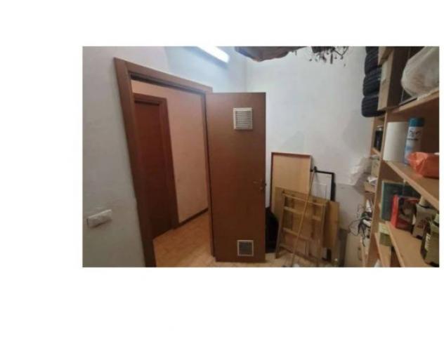 Immobile in asta di 128 m² con più di 5 locali e box auto in vendita a Macerata - Foto 3
