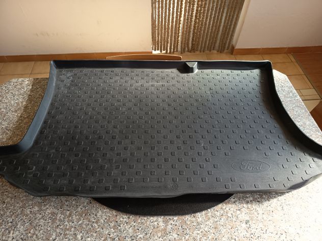Ford Fiesta VI, anno di costruzione 2008 – Accessori per bagagliaio