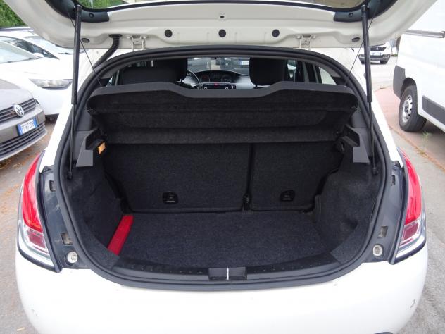 Lancia Ypsilon 1.2 69 CV 5p Platinum TETTO APRIBILE - Foto 7