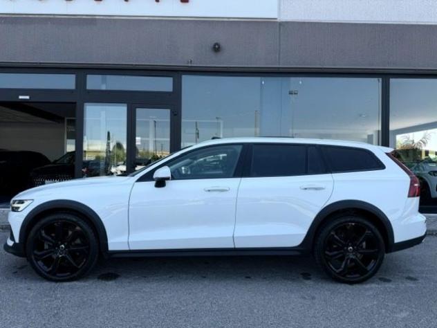 VOLVO V60 Cross Country B4 (d) AWD 197CV TETTO ARIBILE/R20 rif. 23983101 - Foto 6