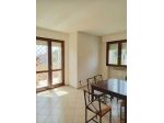 CAPENA TRILOCALE DISTRIBUITO SU 2 LIVELLI SEMI-ARREDATO CON BALCONE DOPPI SERVIZ