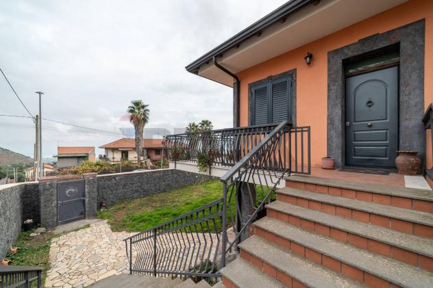 casa indipendente in vendita a Trecastagni