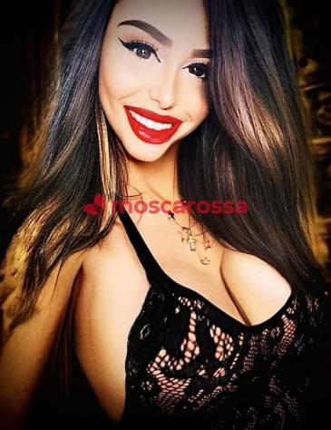 DONA AMANDA porcona com pampino da urlo Tel:0000000000000001