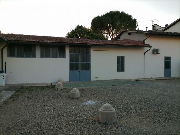 Affittasi fondo mq 200