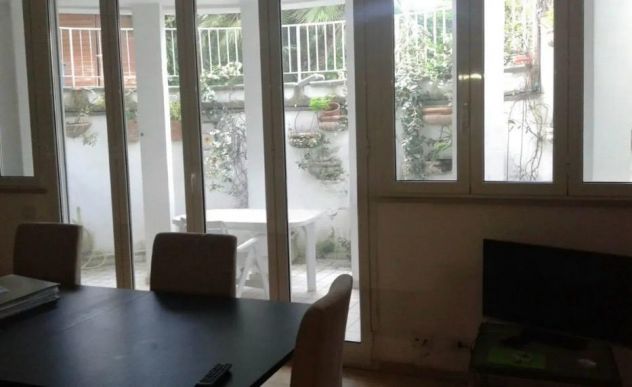 INFERNETTO AMPIO TRILOCALE CON TERRAZZO - Foto 4