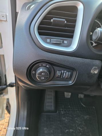 Renegade 2.0 Mjt 4x4 Active Drive Sport ritiro usato/scambio - Foto 4