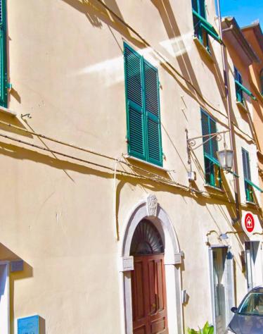 Pentalocale in vendita a Sarzana
