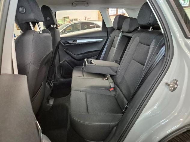 Skoda Karoq 2.0 TDI SCR 115 CV Executive - Foto 9