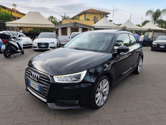Audi A1 1.6 TDI 116 CV Design full optional - Foto 6