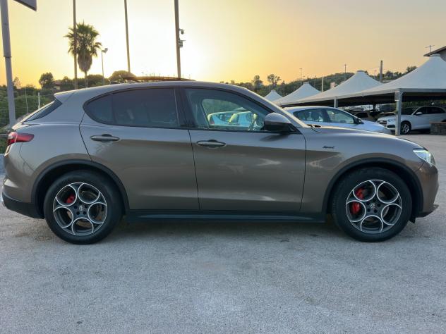 Alfa Romeo Stelvio 2.2 Turbodiesel 180 CV AT8 RWD Executive - Foto 4