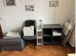 Mobili piccoli e tappeti in buona condizione