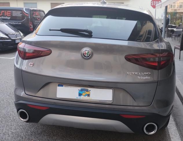 Alfa Romeo Stelvio 2.2 Turbodiesel 210 CV AT8 Q4 Executive - Foto 10