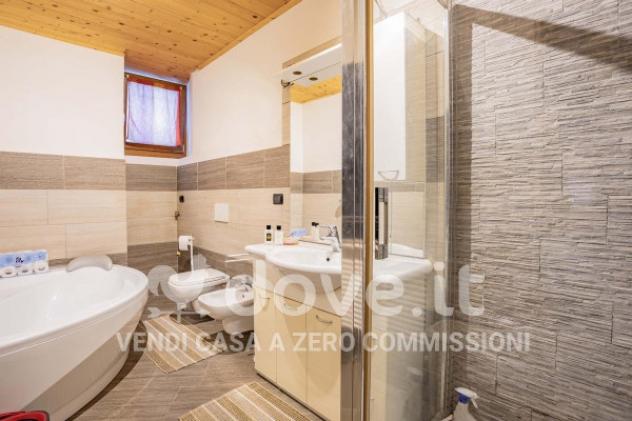 Casa indipendente di 315 m² con 5 locali in vendita a Cuvio - Foto 9